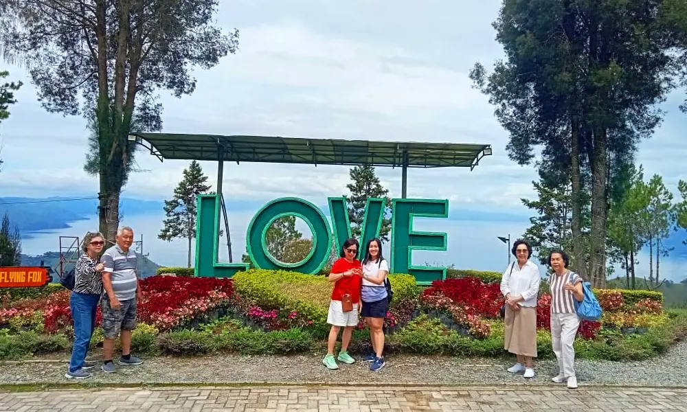 Trip Medan: Paket Tour Danau Toba Taman Simalem Resort 4D3N